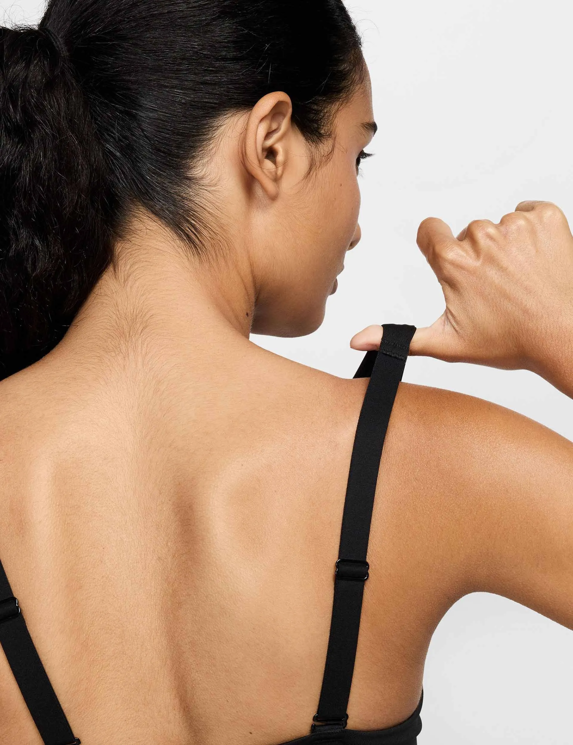 Pro Indy Plunge Medium-Support Sports Bra - Black/White