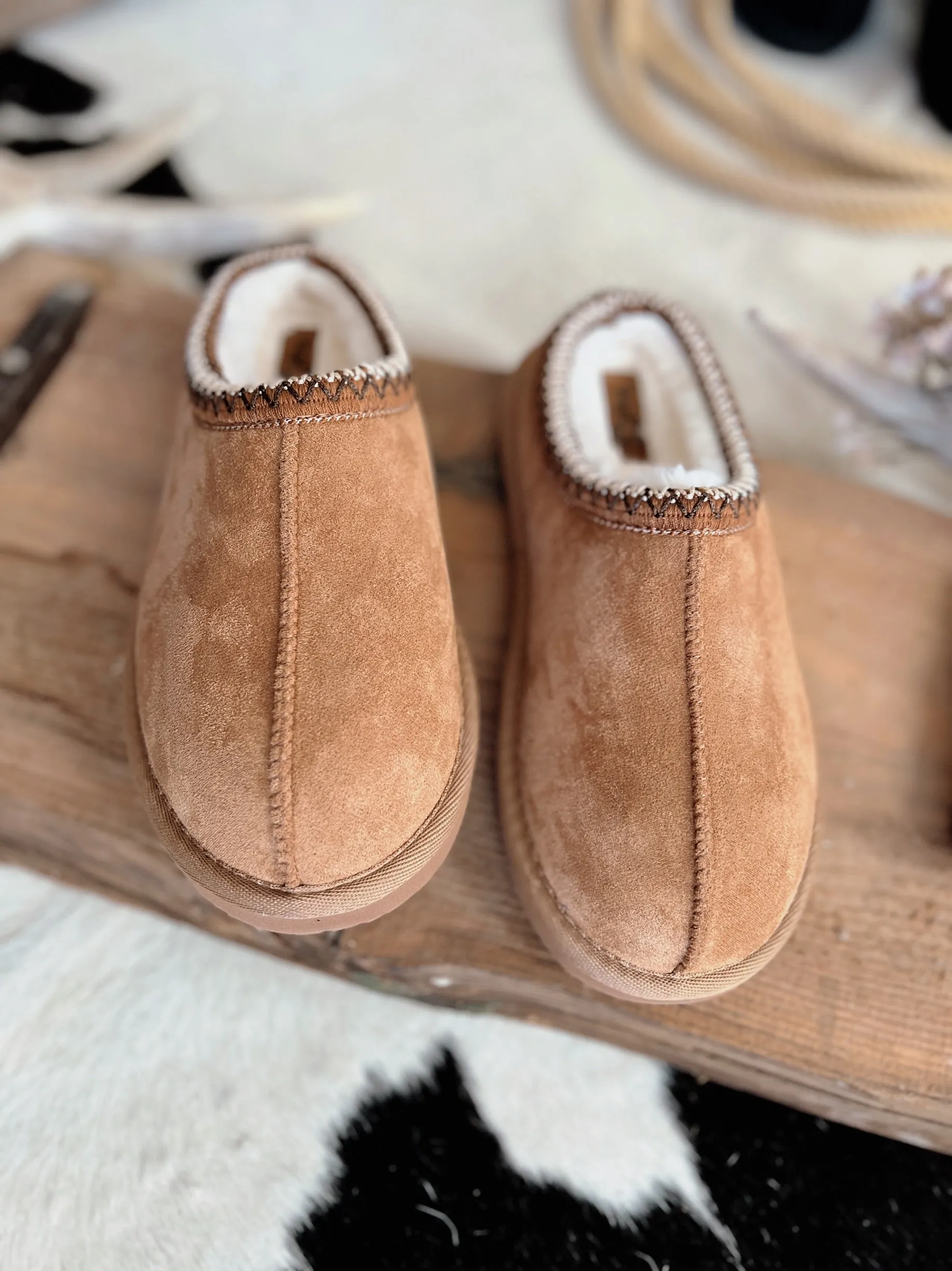 Very G Tan Sparks Fuzzy Slippers*